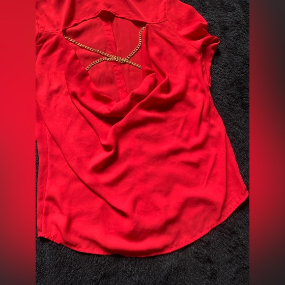 Charlotte Russe Women’s Red Blouse 3/4 Sleeve Open Back Gold Chain Sz S PreOwned - Picture 5 of 13